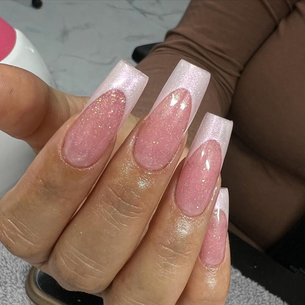 What Are Almond-Shaped French Tip Acrylic Nails?