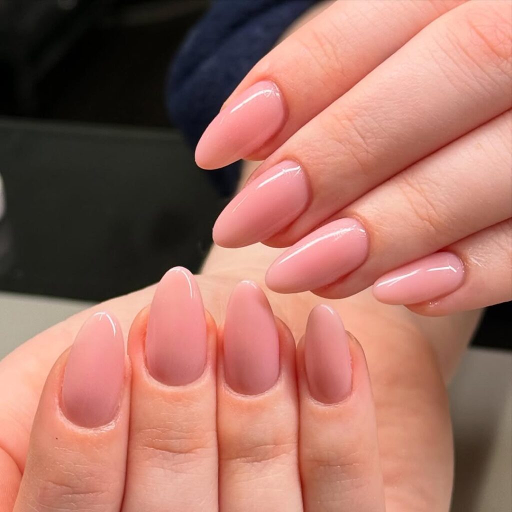 💎 A Sleek and Shiny Gel Manicure for Neutral Nails
