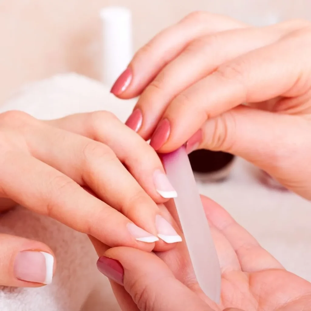 🔹 Solar Nails Removal Process