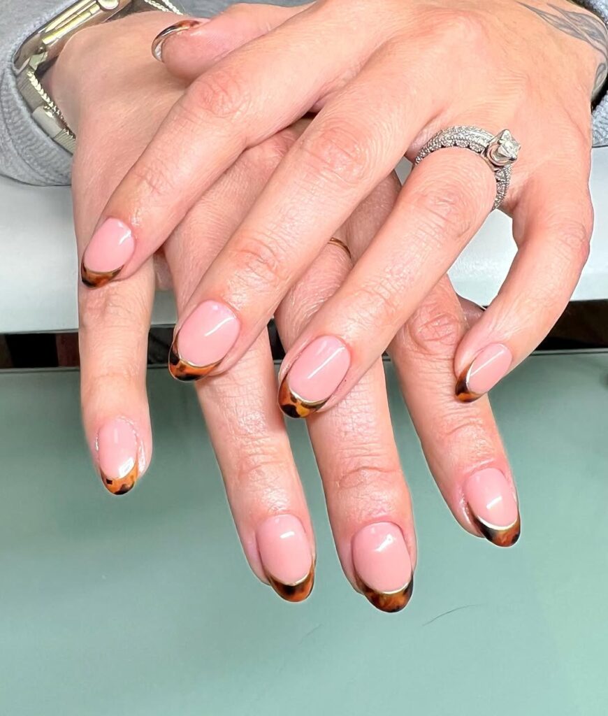 Shellac French with Gold Line