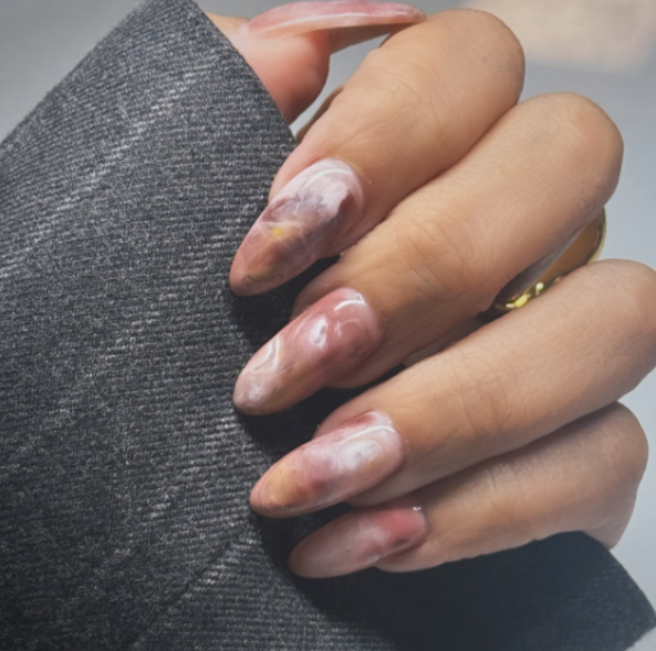 Mocha Mousse Marble Effect – Top Nail Bar
