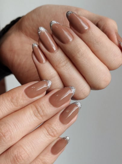Iced Chromed Mocha Mousse – Ivy Nail Art
