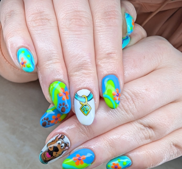 Scobey-Doo Mystery Nails