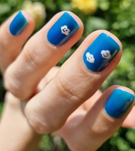 Cartoon Cloud Nails